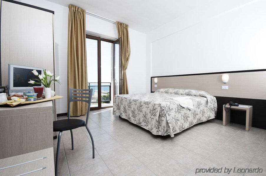 Hotel Rondine Marinella di Sarzana Kültér fotó
