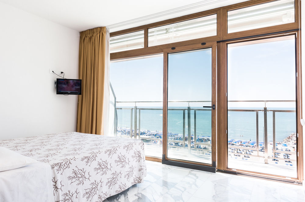Hotel Rondine Marinella di Sarzana Kültér fotó